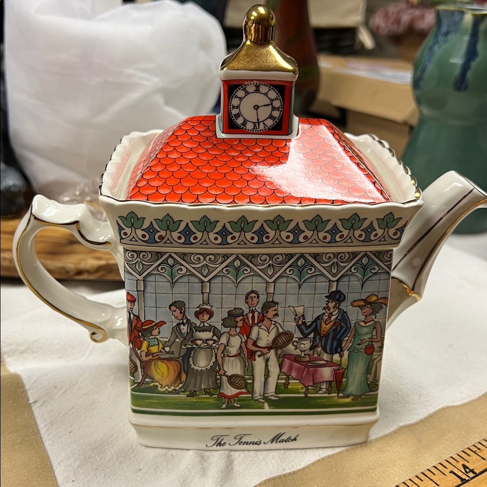 English Porcelain teapot ‘The Tennis Match' from Championships series by Sadler - Picture 2 of 6
